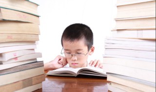 开学第一天朋友圈父母感言（开学第一天朋友圈父母感言短句）