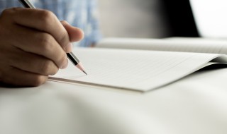 描写昆虫的作文（描写昆虫的作文300字左右三年级）