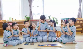 幼师简短自我介绍50字（幼师简短自我介绍50字家长会）