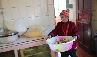 闲不住的奶奶作文（闲不住的奶奶作文600字）