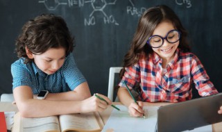 形怎么组词（刊怎么组词）