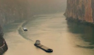 望天门山古诗的意思是什么（望天门山古诗的意思是什么意思）