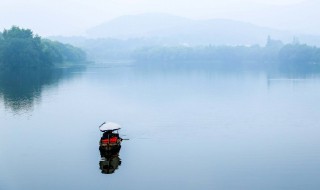 描写雨天的优美句子 描写雨的句子有哪些