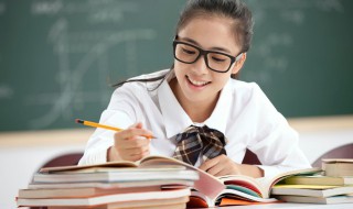 云开见月明的意思是什么 云开月更明是什么意思