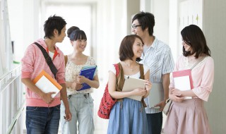 大学选修课哪些容易过（大学选修课哪些容易过评分）