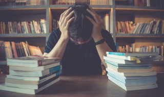 度日如年什么意思（一日三秋的意思是什么）