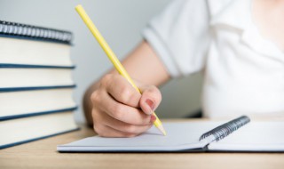 呼兰河传作者简介 呼兰河传作者简介20字