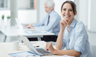 平凡的世界作者简介 平凡的世界作者简介50字