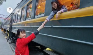 依依不舍的近义词（依依不舍的近义词 二年级）