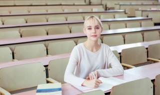 碧的拼音和部首是什么 碧的拼音是什么组词是什么