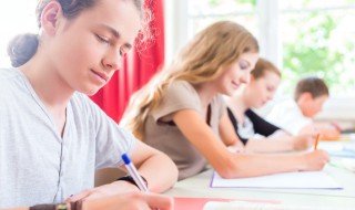 跌倒的跌怎么组词（跌倒的跌怎么组词语）