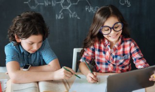 踏字怎么组词语（踏字怎么组词语和拼音）