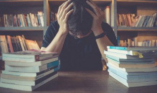 雨说改写作文（以雨说为题写一首现代诗）