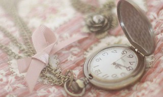 时光荏苒岁月如梭是什么意思啊（感慨岁月催人老的诗句）