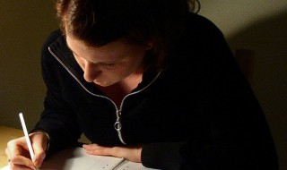 该如何写好初中作文（如何写好初中作文的方法和技巧）