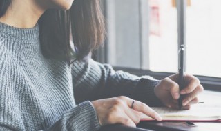 描写月亮的唯美的句子（描写月亮的唯美的句子300字）