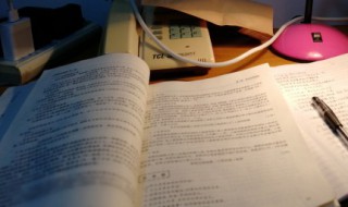 瓦尔登湖讲的是什么（瓦尔登湖讲的是什么内容他叫什么）