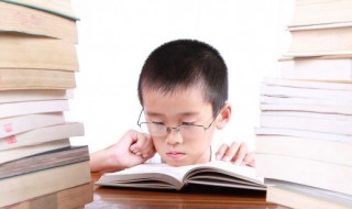 早秋惊落叶飘零似客心什么意思（人间朝暮红,叶落惊秋起是什么意思）
