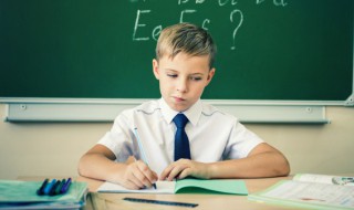 初可以组什么词 袍可以组什么词