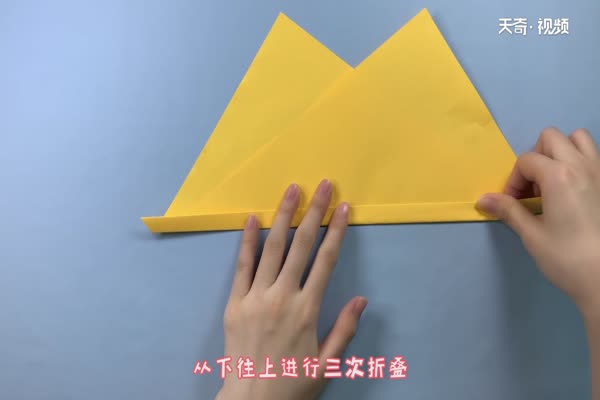 圆形纸飞机的折法 圆形纸飞机的简单折法