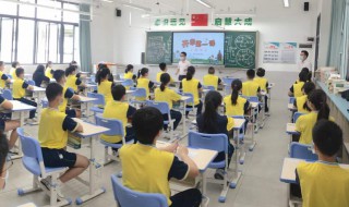 草色遥看近却无的前一句（草色遥看近却无的前一句是什么）