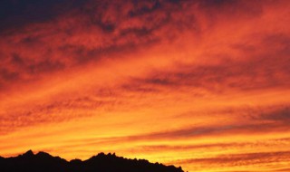 火烧云优美简短句子 火烧云优美的句子