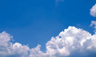 形容白云的优美句子（在飞机上形容白云的优美句子）