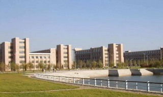 描写校园环境唯美语句 描写校园环境唯美语句春天