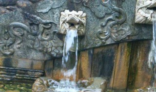 蝴蝶过山门轻舟过重山是什么意思 蝴蝶过山门 轻舟已过万重山