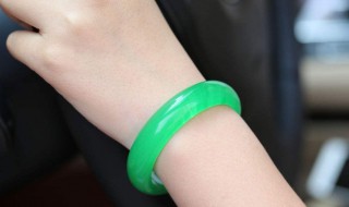 人养玉三年玉养人一生是啥意思 人养玉三年玉养人一生是啥意思怎么分玉的真假