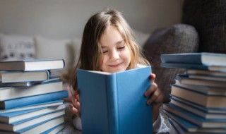 打开书用英语怎么说（打开的书英语怎么说）