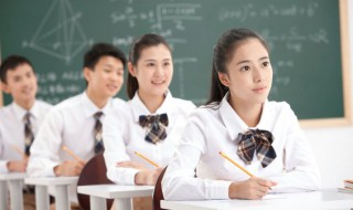 夏虫不可语冰典故是谁的诗（夏虫不可语冰的前一句是什么）