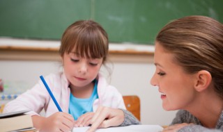 凿壁借光的典故是谁写的（凿壁借光的典故是什么）